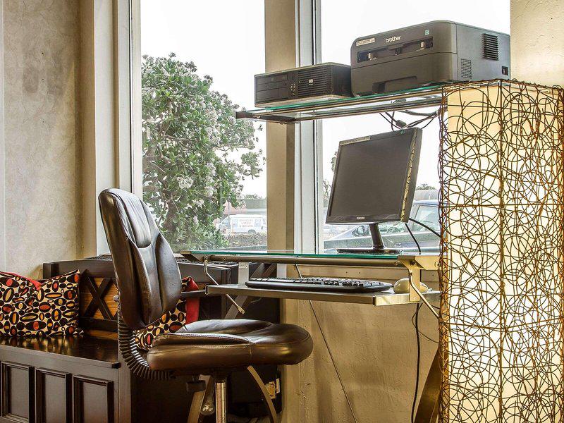 24D0C6D065038E0B24980D213C805F04