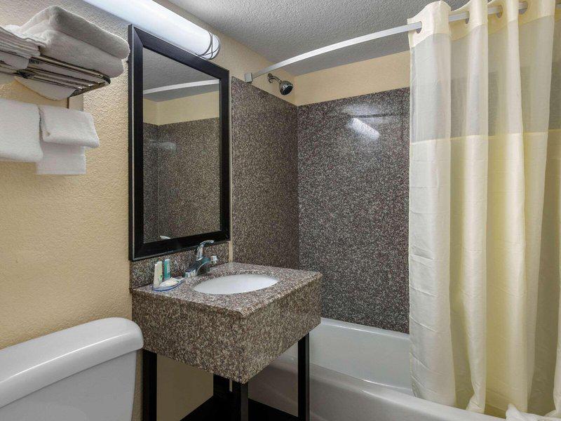 63EBD7882192B3B102F707F29D4166CE