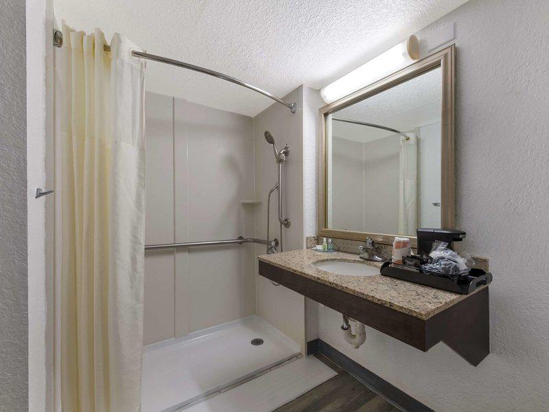 07451DFB39E4BEBA1DCAFABAA4EDE5F8