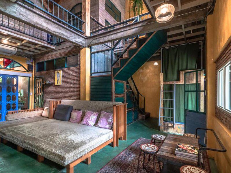 4BB797492BF9D8C42557C0F48932E92B