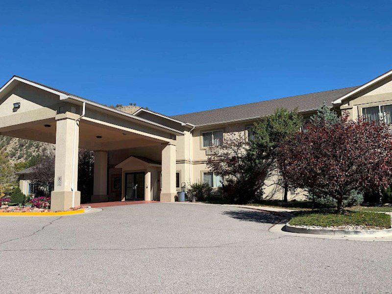 5DBBC89D03D8472543D2C1DB6970EDF8