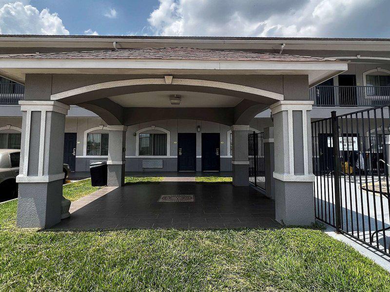 C5E83BD517205A699168547A3F901C95