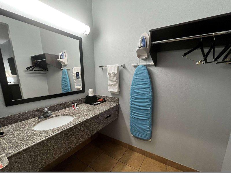 BFABB09092B6B2F0255B5D0C9330BD38