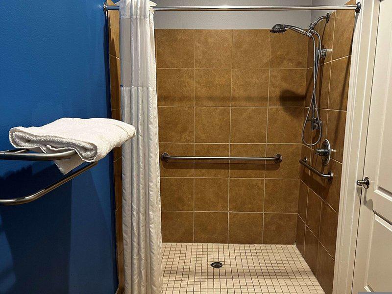 462BF2C6249F462A98928AB3A19873F2