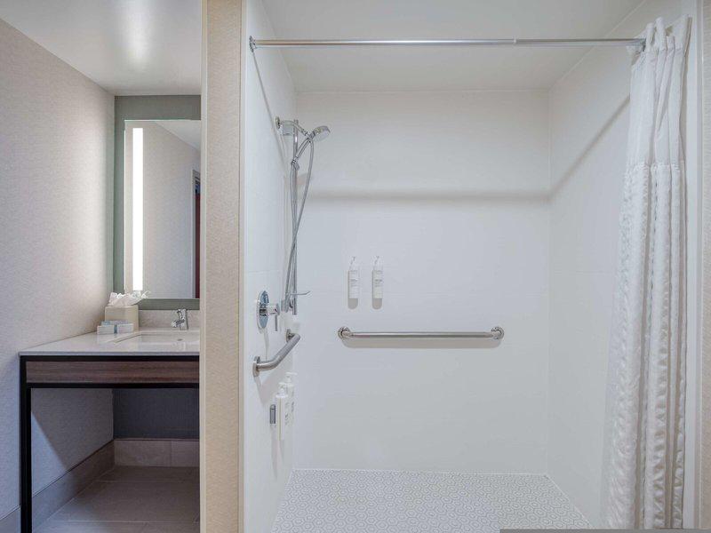 9FBAD569E332204C9BFA8A70363D3E8C