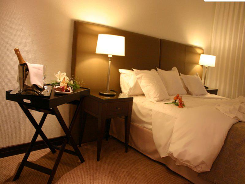 EC868BCD17074924AA79569C6D9463D3