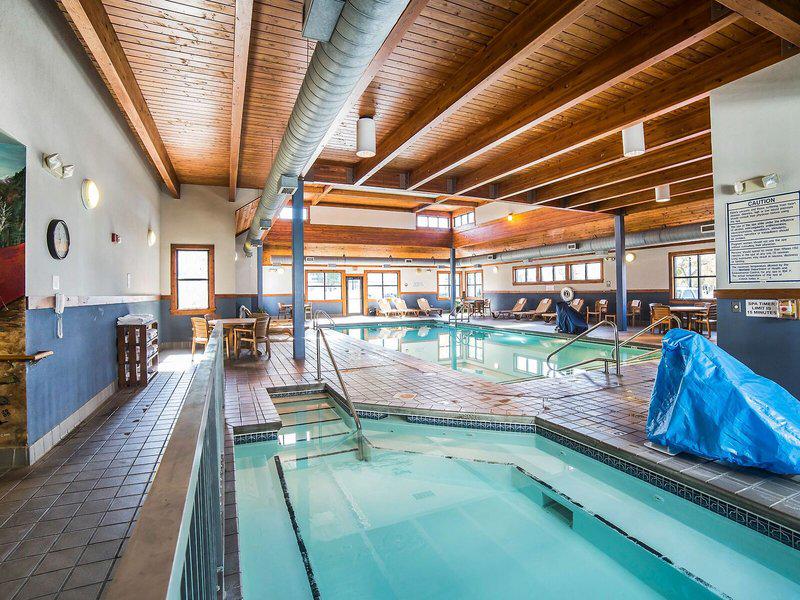 B4E06BF14C6D973E36D6D5FA291D7975