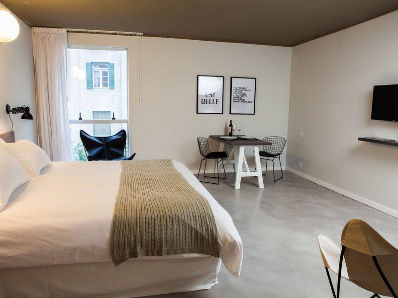 E6D1B5A7C553F22FB25FF944CB16D50E