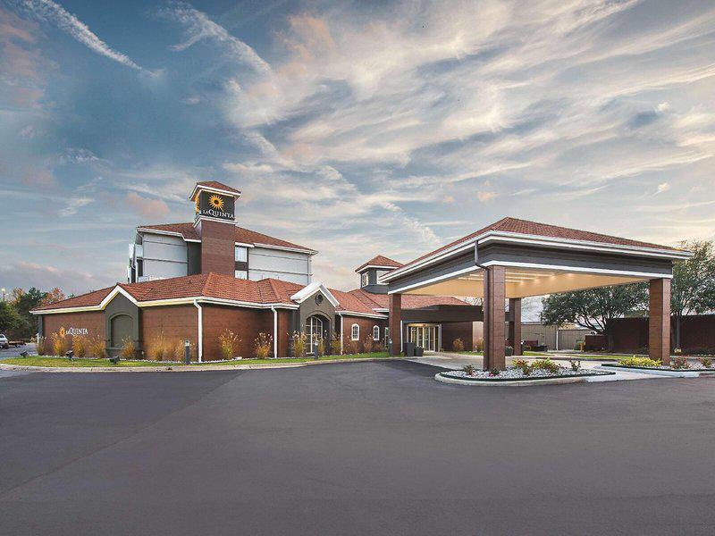 2EB21BDF22DD38ED01347D6AB8634DE3