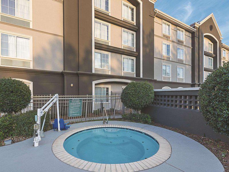 23F1093F13C6F03AD83387ECDD2D2ECB