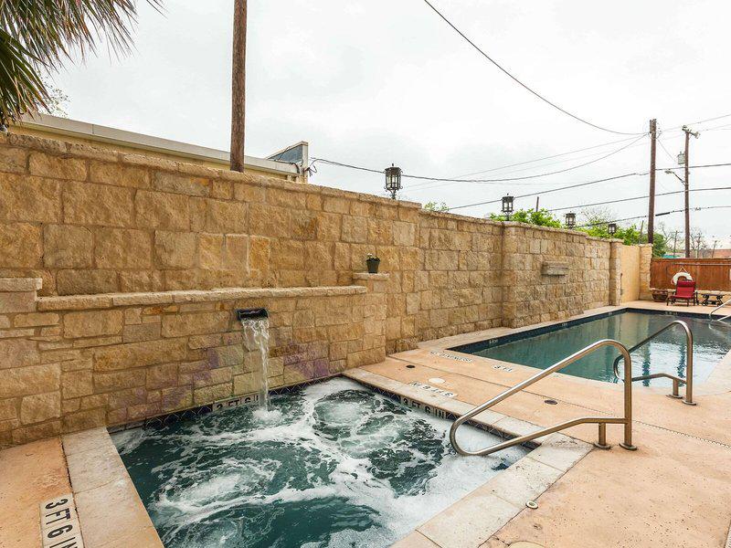 A22EE31AF88C2B9AB660EAD65C6F1A7D