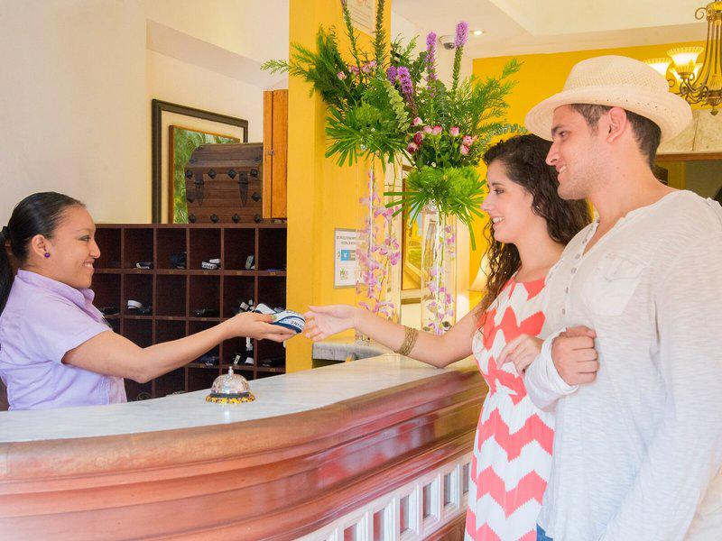 CEC8FF64668A7B456E7D6D6BA246E0AC