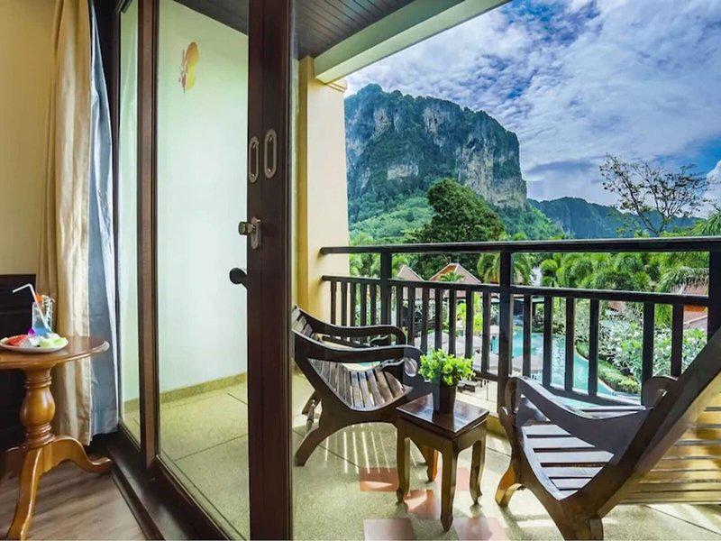 8B5E3FBF12466BD93CD09FBFFE37CEF6