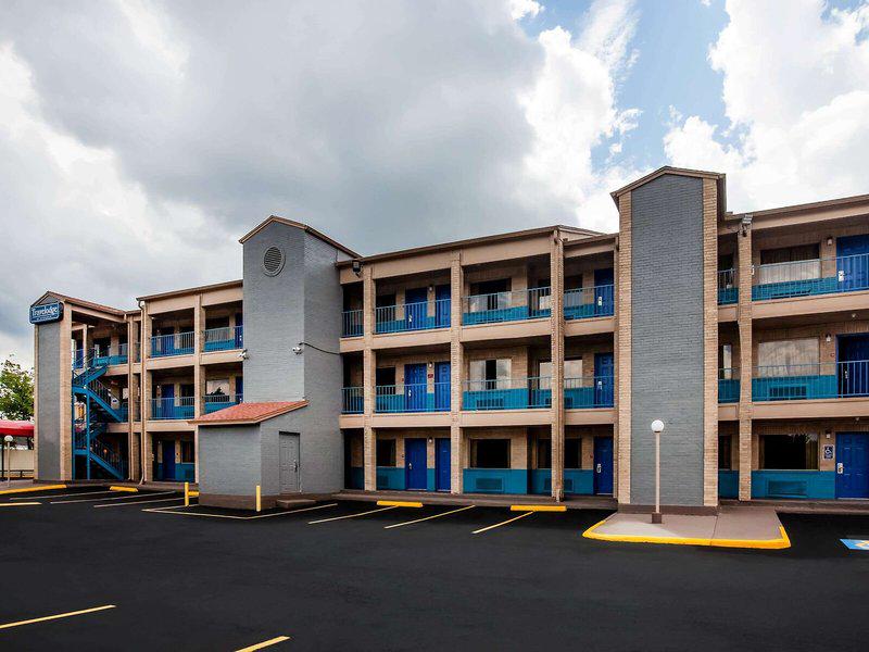 C6F2F63E84382AA9D8F7651165DCA35D