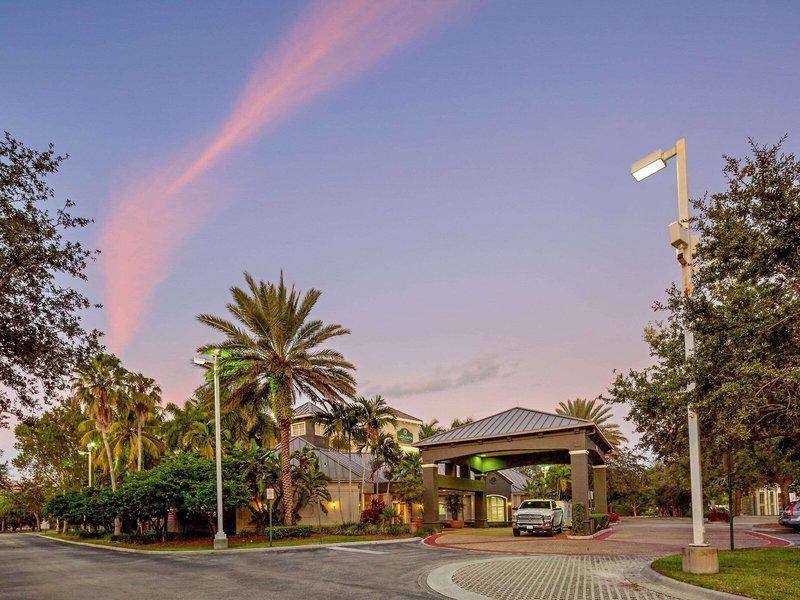 F2963F903585691D92C8444164AC3FF6