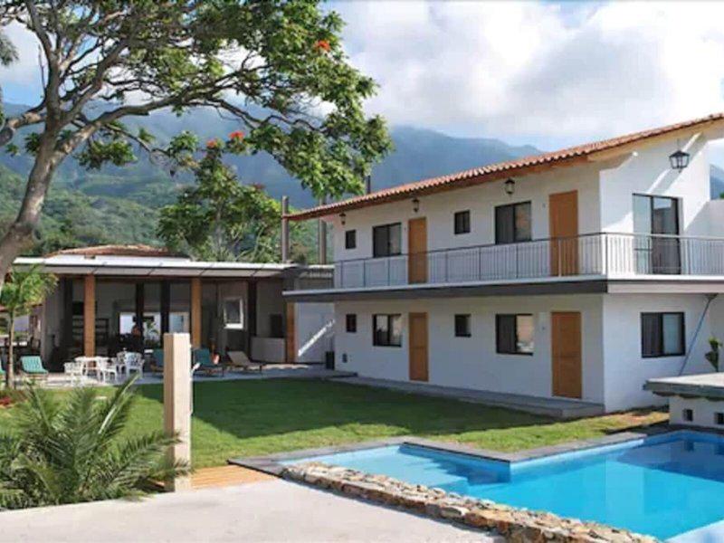 ABEBD32F8672F68DEC74E22DE774499A