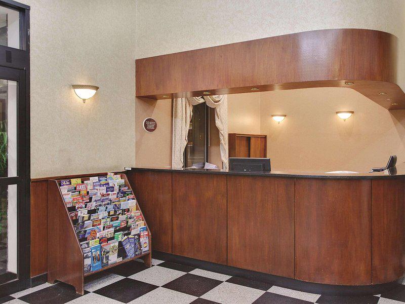 1DE10D03A49467175F7892FC43F090F0