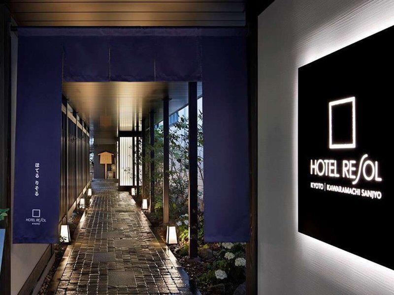 4023D68D3F12436F59760998CE41062A