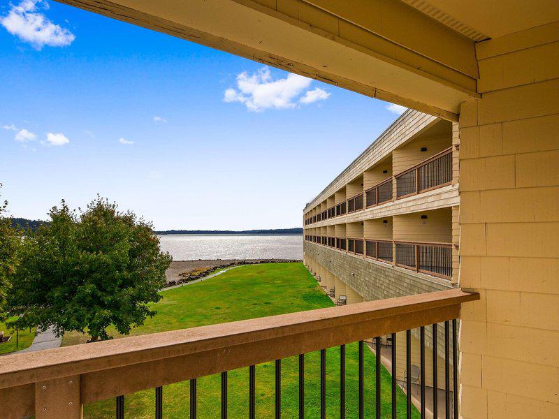 DE26D83F6D78428132A884335D1AF13C