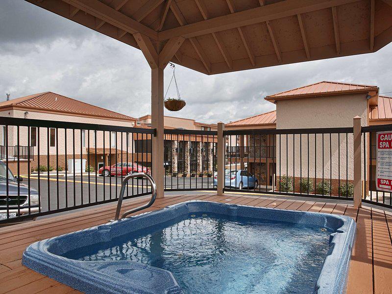 BB5CA76CC518DA8175D6E43A765EF87B