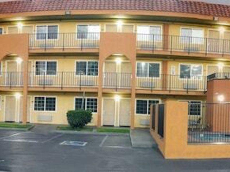 8FBB584E3BA6939FAA372A2FA73BECF8