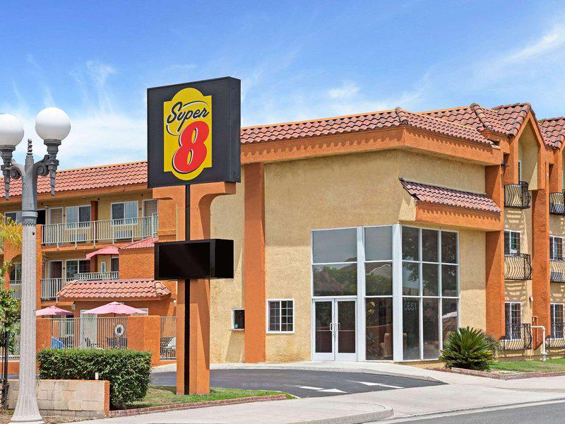 61409C354A88245C76F35F9C54393FB8