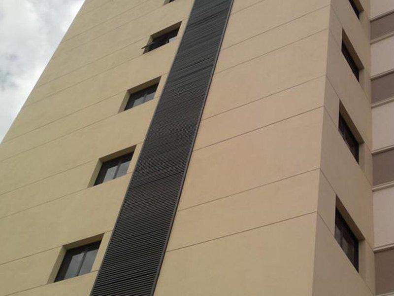 30EA10F12A75F9469153DE9AFB3856F5