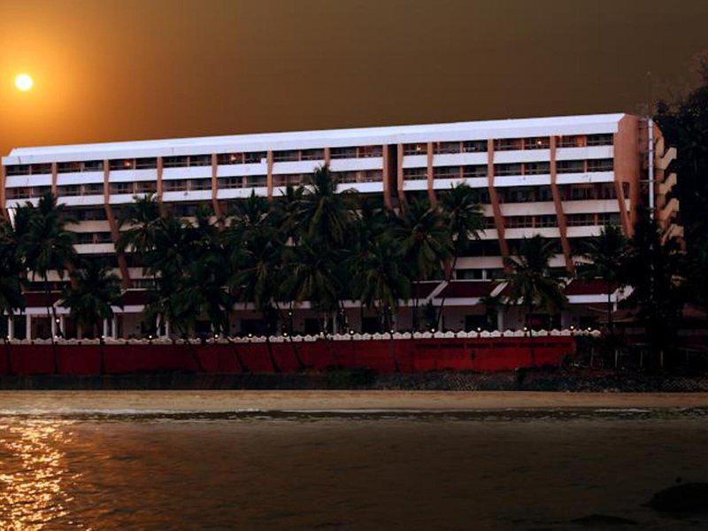 CB7E23D6248325D9CF28F39DBB105FB4