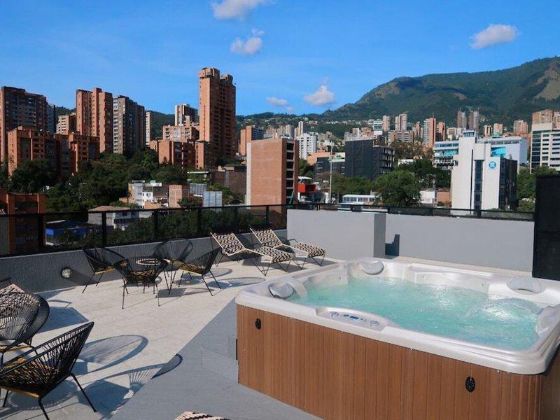 E82734D41FACB0332A1DE8204869D14C