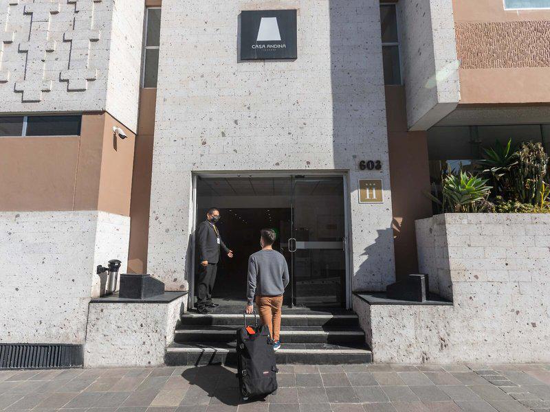 061BF663B2FCF75B54F9EA30F94CA4C8