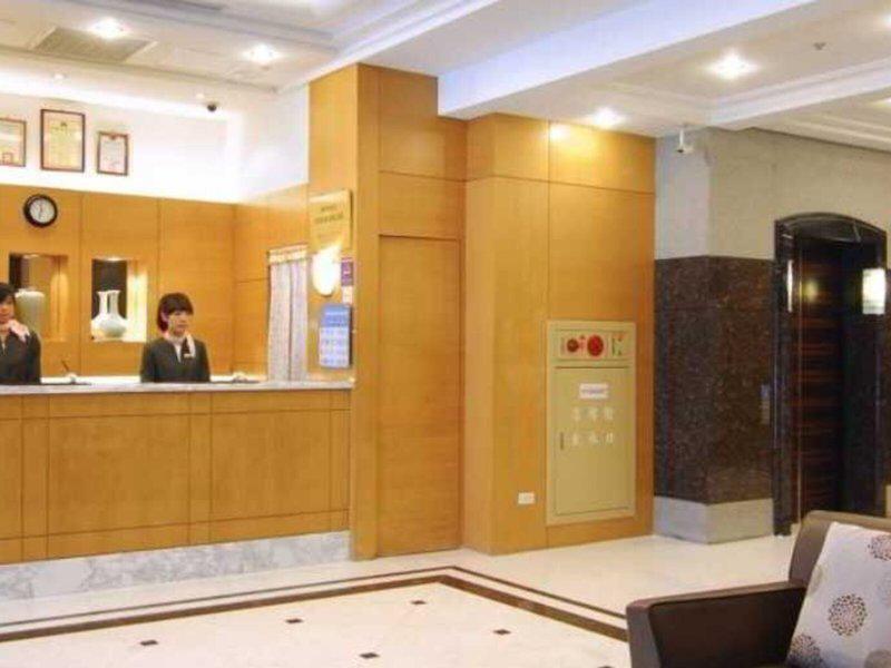 06E92903E8AC61A2954B6009A1F7C27F