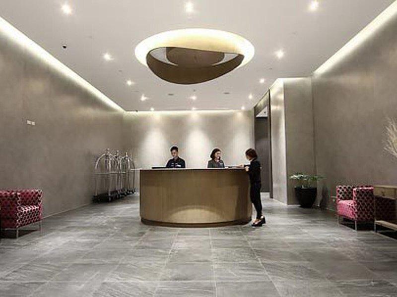 492DAA2BE64DF4F7BD568AA2A6E391D0