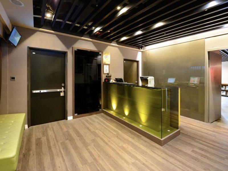 54323DA92D5AA6A0A0EBBF8268398D71