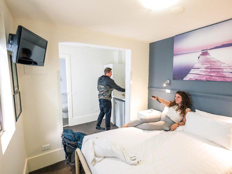 87E7855374AC93DF7A7925804164897D