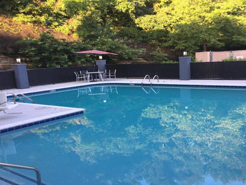 EDC83203B1F66FEEEFB7BA75A8DA2B4F