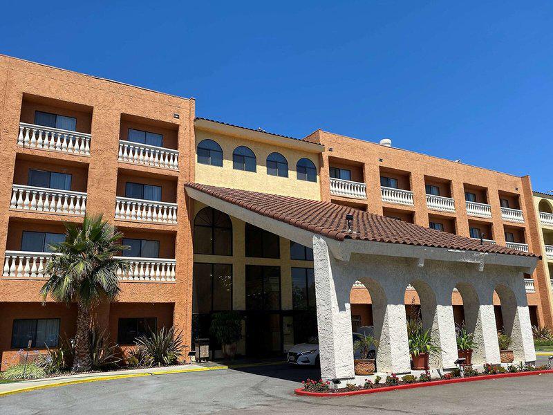 DF18A2BCFD5E9FE5D4D901B855643258