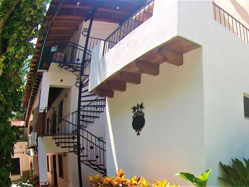 FD4E079F04302FAAED21BCA7774333CC