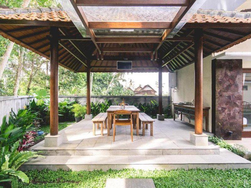 C2B93553D3BF8D2C3E71D775E9E947F6