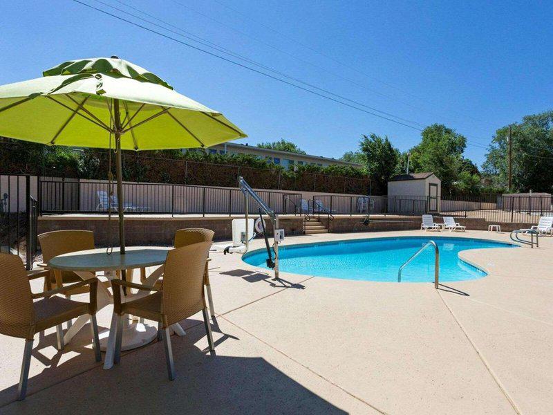 59875DFCE6A4455AF0578C3DFB21F4F4