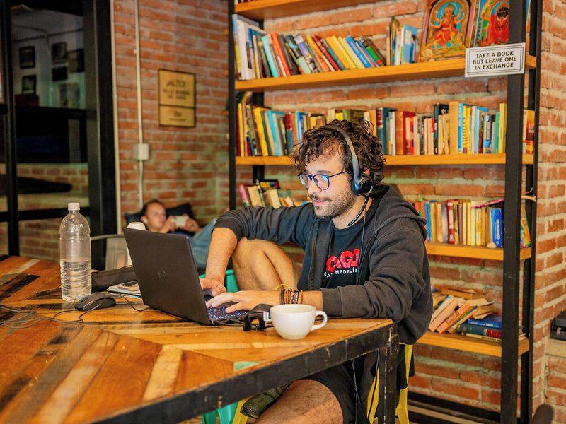 D7E7EDFE24C1E66F7A46FA90671F212B