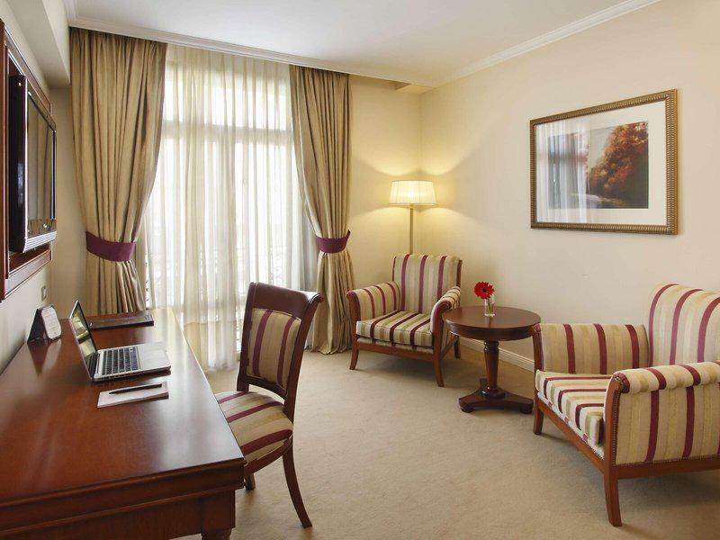 41F900CCEA145582F4B533F81D90D48C