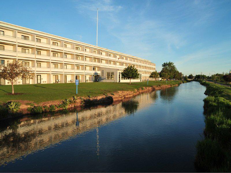 8BB55FDA7313DC467171D4D8FDE9B45C