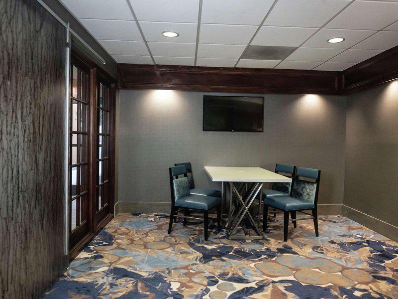 10D5F6B209D22292E7DA8AAFD46D9FF4