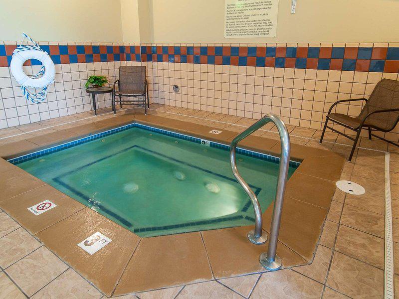 6F564FCB3354D73C5F580A48395C5C3E