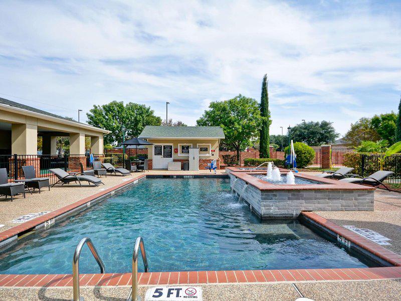 6069EE044BD78A1A86B9C0063DC6A585