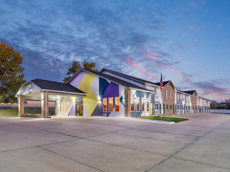 3056E1B15B5A5176B1A0CBB06355DB7A