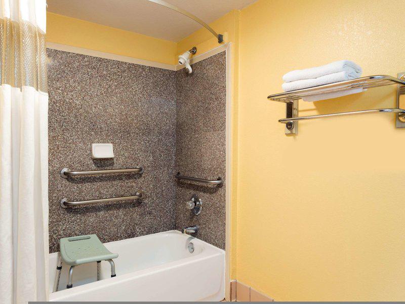 D5E31FF2FABCB8292CA862BB37BE2C75