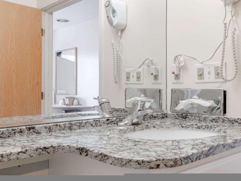 71FFF1172071A715DB6A3EC766C2307B