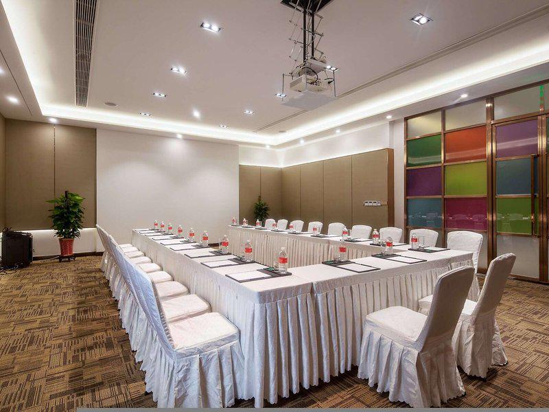 F902895F24C3042B7F025667911FDD5A