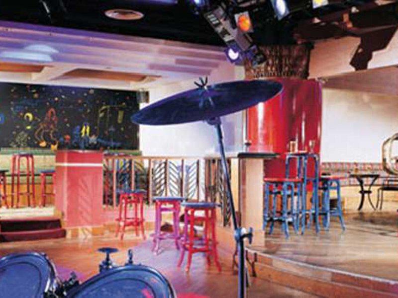 D2B916A225D46E6FA99B85C04B2D699A